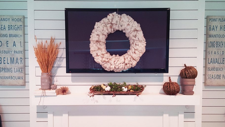 DIY fall decorations on fireplace mantel